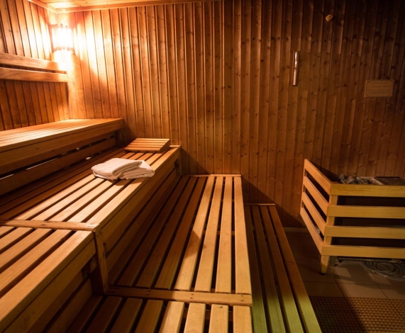 Zabiegi w saunie latem - czy warto?