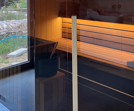 Jak korzystać z sauny, by było przyjemnie i bezpiecznie?